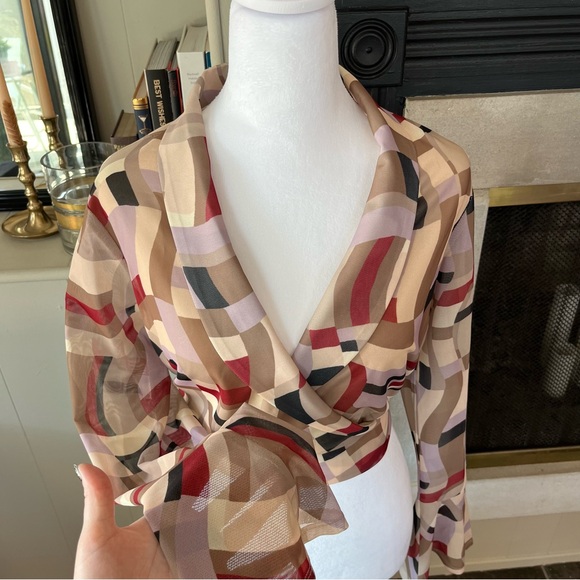 Neutral Multicolored Crop Top w/ Mesh Sleeves - Picture 3 of 3